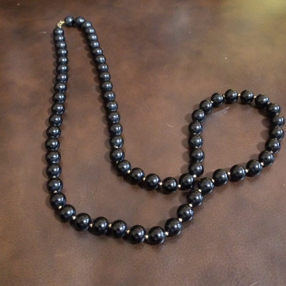 Black bead necklace 20" long